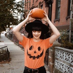 Orange Jack-O-Lantern face tee